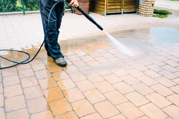 Pavement Staining in Folsom